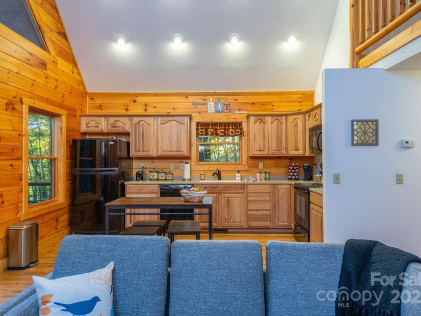 100 Candlemaker Trail, Maggie Valley, NC 28751.  MLS# CAR4249616, YatesRealty ID 12191. 