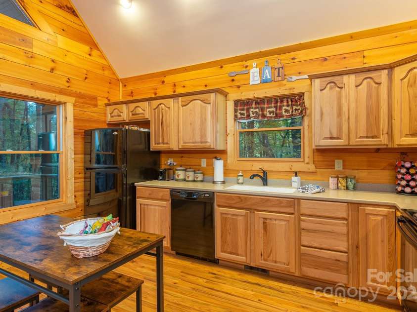 100 Candlemaker Trail, Maggie Valley, NC 28751.  MLS# CAR4249616, YatesRealty ID 12191. 
