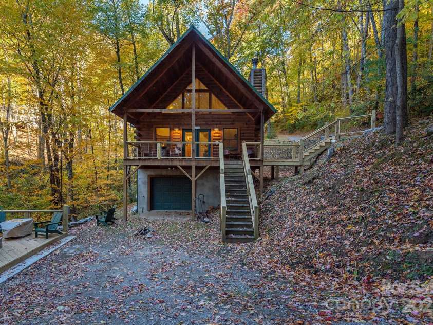 100 Candlemaker Trail, Maggie Valley, NC 28751.  MLS# CAR4249616, YatesRealty ID 12191. 