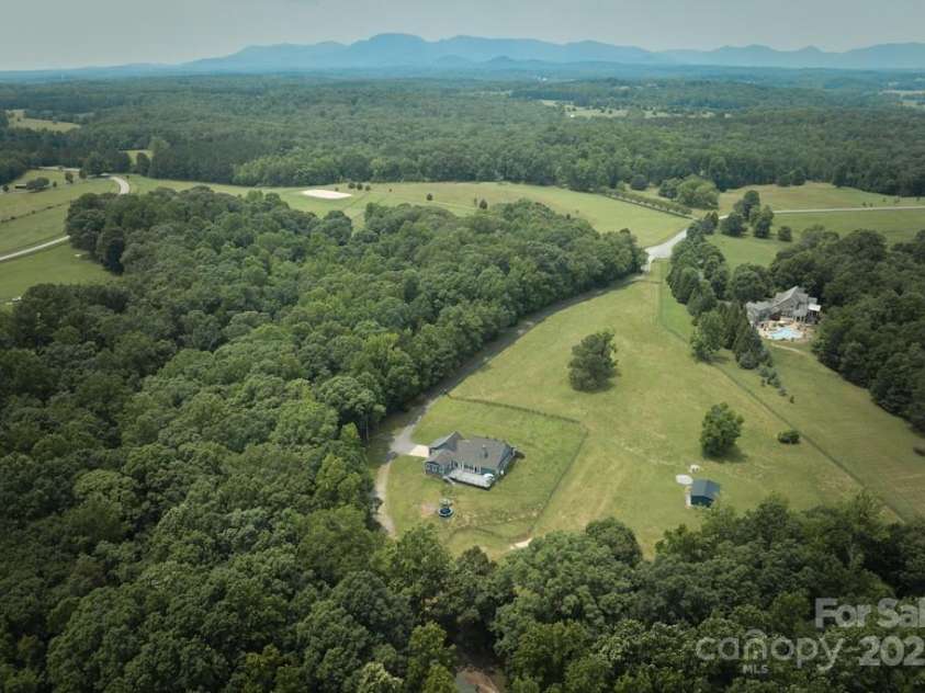 355 Night Lark Lane, Campobello, SC 29322.  MLS# CAR4264888, YatesRealty ID 12191. 
