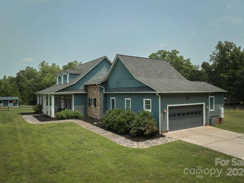 355 Night Lark Lane, Campobello, SC 29322.  MLS# CAR4264888, YatesRealty ID 12191. 