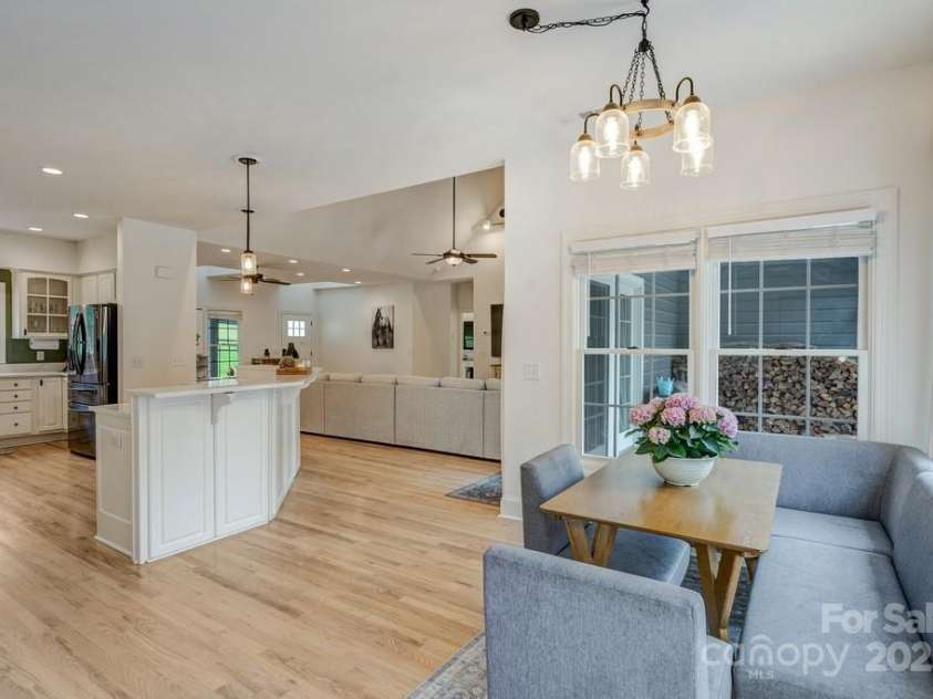 355 Night Lark Lane, Campobello, SC 29322.  MLS# CAR4264888, YatesRealty ID 12191. 