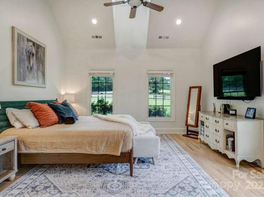 355 Night Lark Lane, Campobello, SC 29322.  MLS# CAR4264888, YatesRealty ID 12191. 