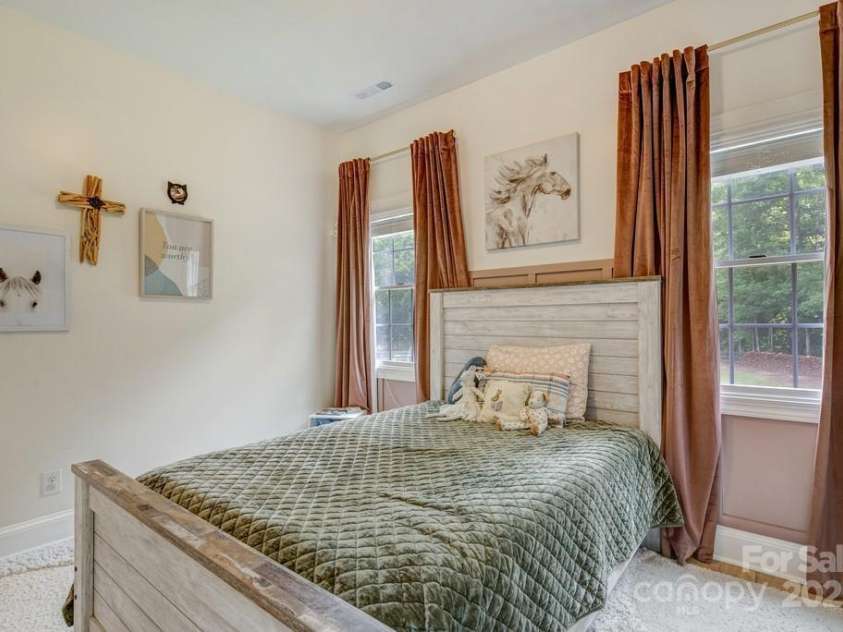 355 Night Lark Lane, Campobello, SC 29322.  MLS# CAR4264888, YatesRealty ID 12191. 