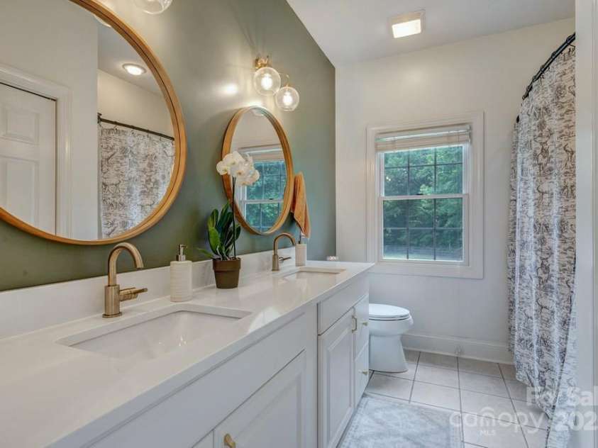 355 Night Lark Lane, Campobello, SC 29322.  MLS# CAR4264888, YatesRealty ID 12191. 
