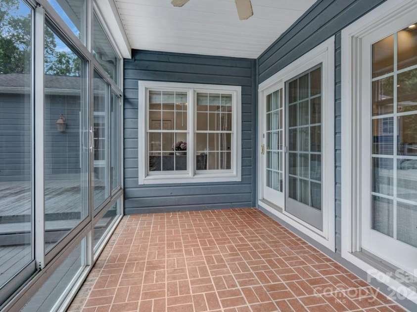 355 Night Lark Lane, Campobello, SC 29322.  MLS# CAR4264888, YatesRealty ID 12191. 