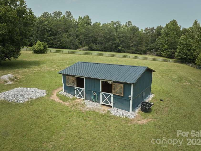 355 Night Lark Lane, Campobello, SC 29322.  MLS# CAR4264888, YatesRealty ID 12191. 