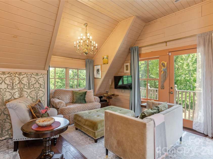 106 McCauley Drive, Asheville, NC 28803.  MLS# CAR4366972, YatesRealty ID 12192. Upper level