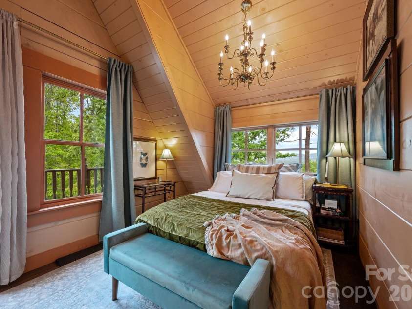106 McCauley Drive, Asheville, NC 28803.  MLS# CAR4366972, YatesRealty ID 12192. Upper Level Primary Bedroom