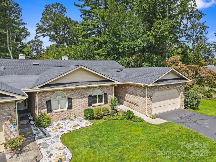 933 Kanuga Road, Hendersonville, NC 28739.  MLS# CAR4291680, YatesRealty ID 12192. 