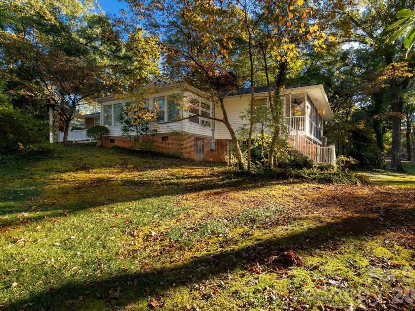 406 Pine Street, Lancaster, SC 29720.  MLS# CAR4310615, YatesRealty ID 12194. 
