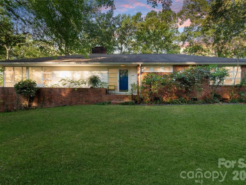 406 Pine Street, Lancaster, SC 29720.  MLS# CAR4310615, YatesRealty ID 12194. 