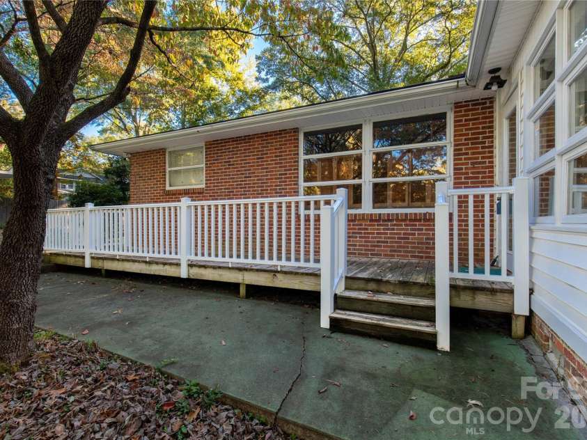 406 Pine Street, Lancaster, SC 29720.  MLS# CAR4310615, YatesRealty ID 12194. 