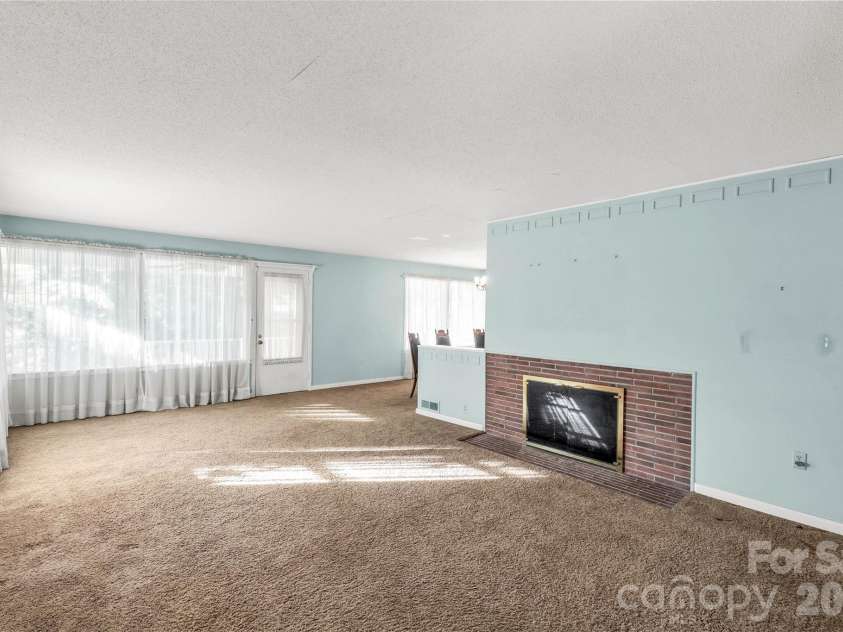 406 Pine Street, Lancaster, SC 29720.  MLS# CAR4310615, YatesRealty ID 12194. 