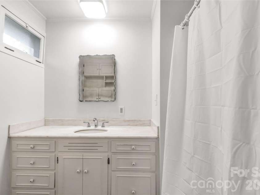 406 Pine Street, Lancaster, SC 29720.  MLS# CAR4310615, YatesRealty ID 12194. 