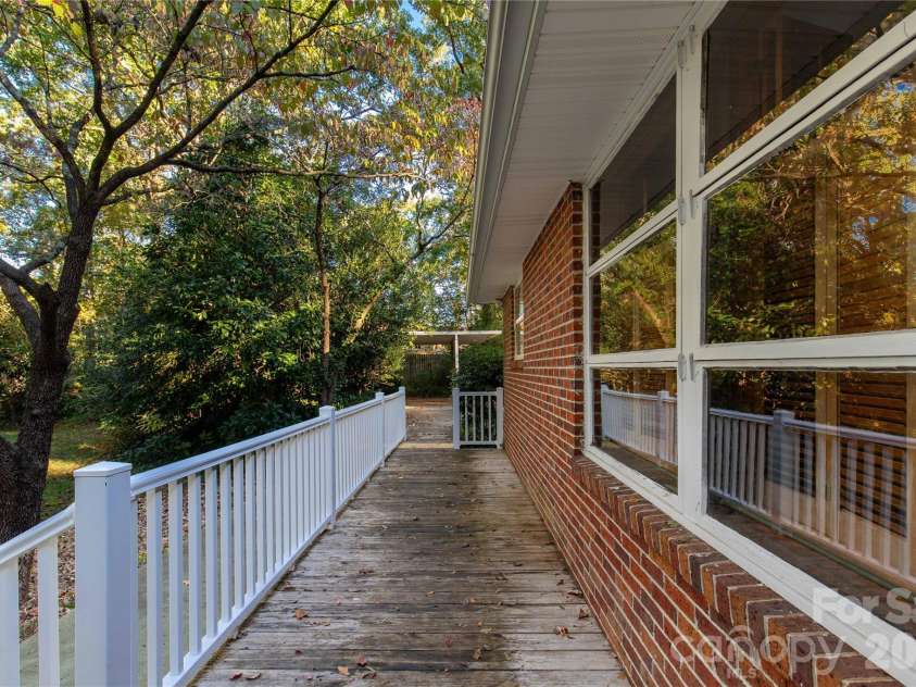 406 Pine Street, Lancaster, SC 29720.  MLS# CAR4310615, YatesRealty ID 12194. 