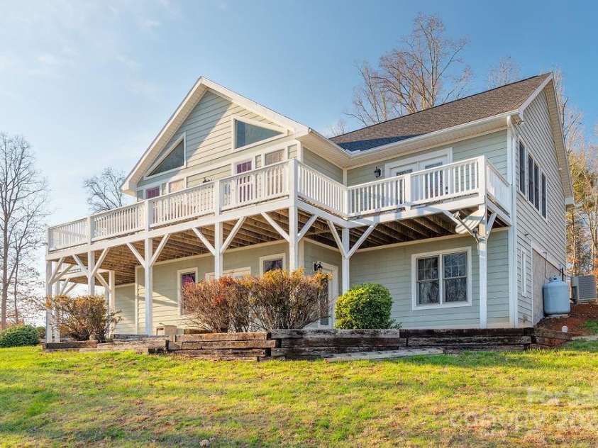 61 Buckle Ridge, Weaverville, NC 28787.  MLS# CAR4247787, YatesRealty ID 12194. 