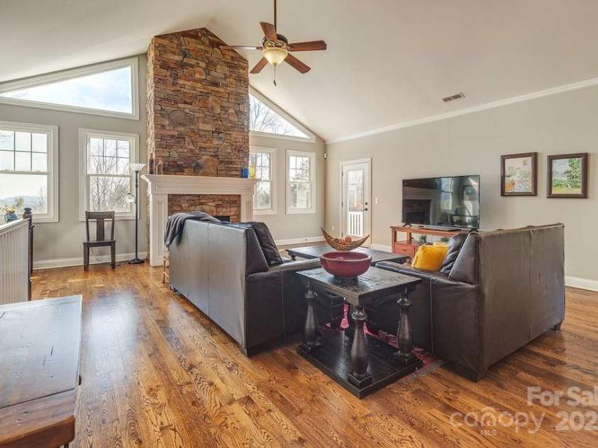 61 Buckle Ridge, Weaverville, NC 28787.  MLS# CAR4247787, YatesRealty ID 12194. 