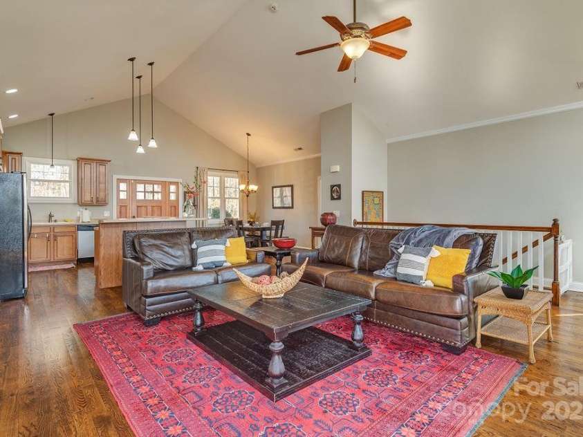61 Buckle Ridge, Weaverville, NC 28787.  MLS# CAR4247787, YatesRealty ID 12194. 