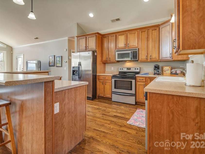 61 Buckle Ridge, Weaverville, NC 28787.  MLS# CAR4247787, YatesRealty ID 12194. 