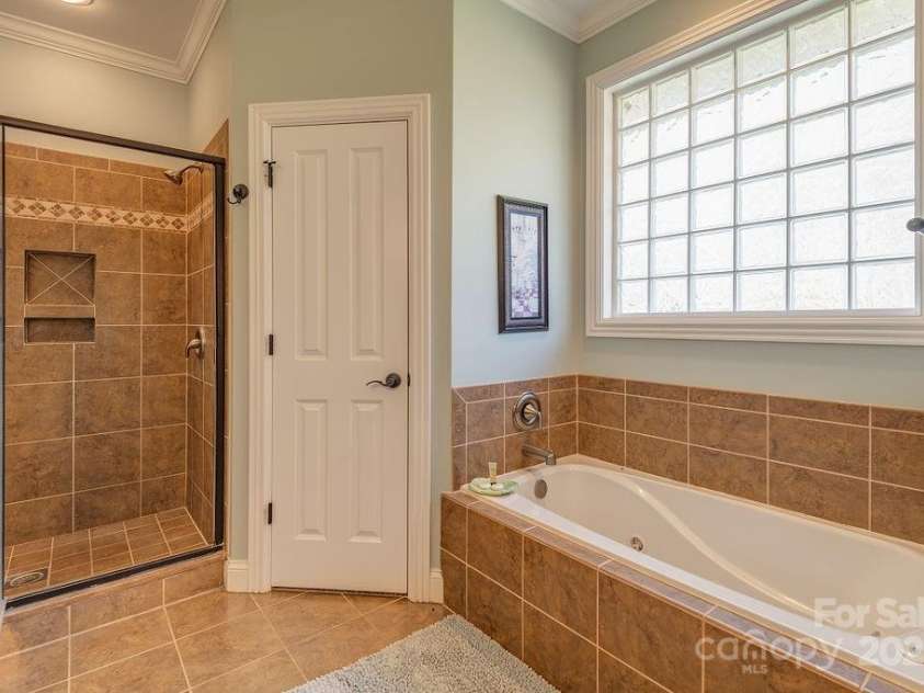 61 Buckle Ridge, Weaverville, NC 28787.  MLS# CAR4247787, YatesRealty ID 12194. 