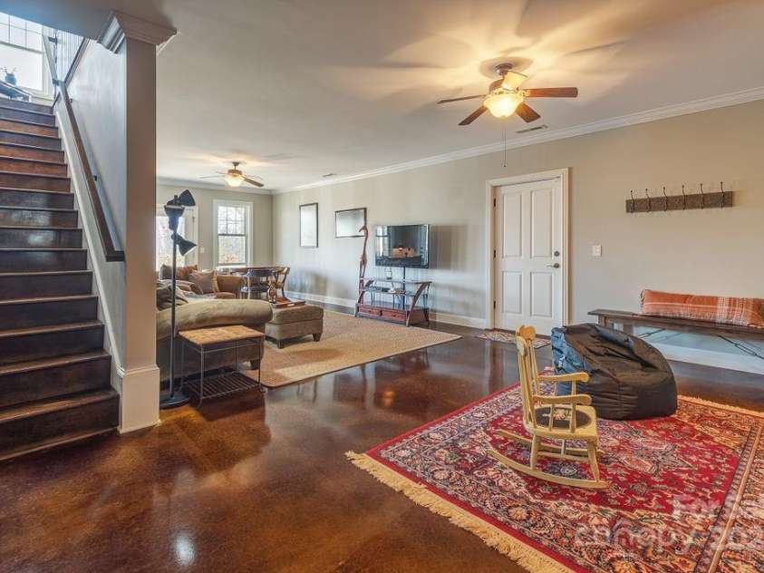 61 Buckle Ridge, Weaverville, NC 28787.  MLS# CAR4247787, YatesRealty ID 12194. 