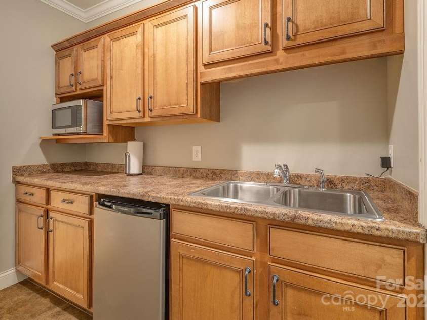 61 Buckle Ridge, Weaverville, NC 28787.  MLS# CAR4247787, YatesRealty ID 12194. 