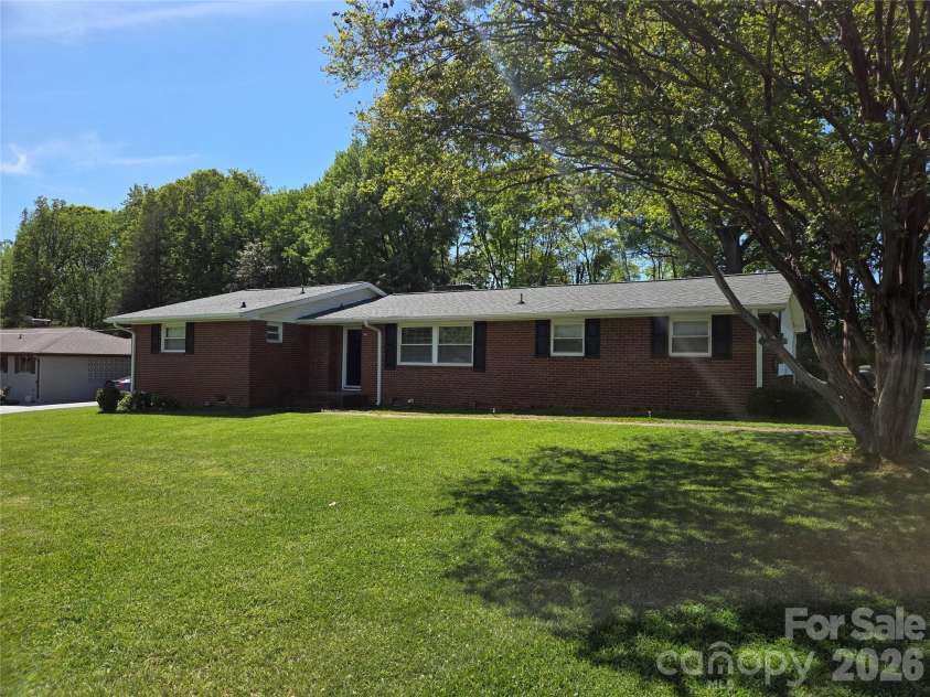 7222 Melody Lane, Charlotte, NC 28214.  MLS# CAR4367730, YatesRealty ID 12196. 