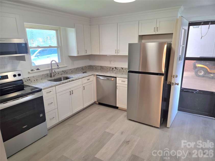 7222 Melody Lane, Charlotte, NC 28214.  MLS# CAR4367730, YatesRealty ID 12196. 