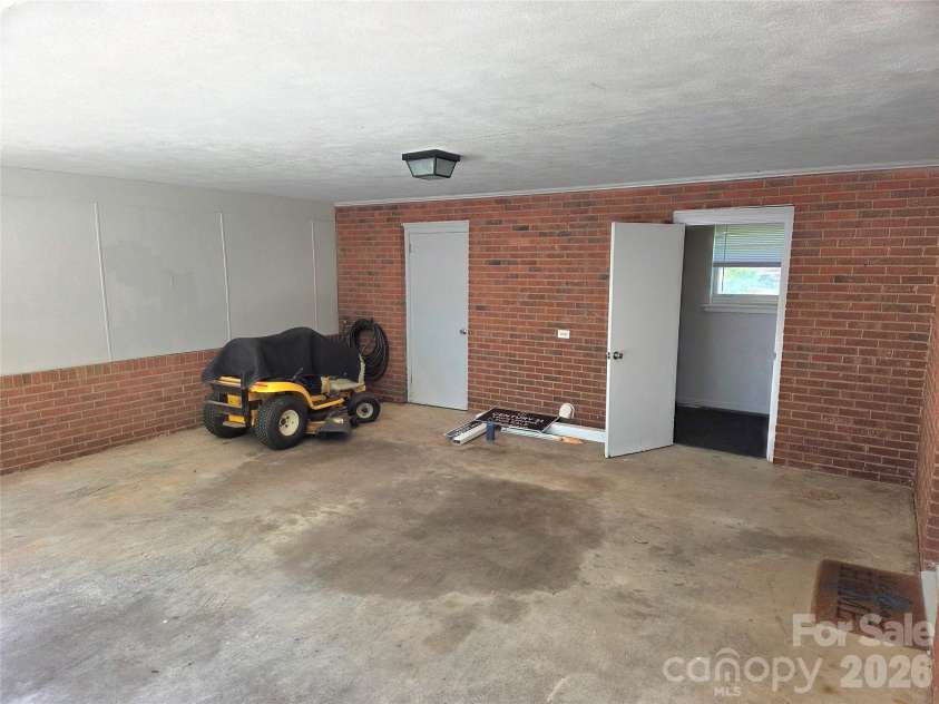 7222 Melody Lane, Charlotte, NC 28214.  MLS# CAR4367730, YatesRealty ID 12196. Car Port