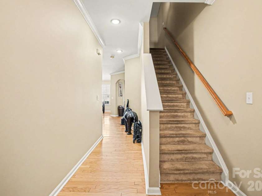 3915 Glenlea Commons Drive, Charlotte, NC 28216.  MLS# CAR4365685, YatesRealty ID 12197. 