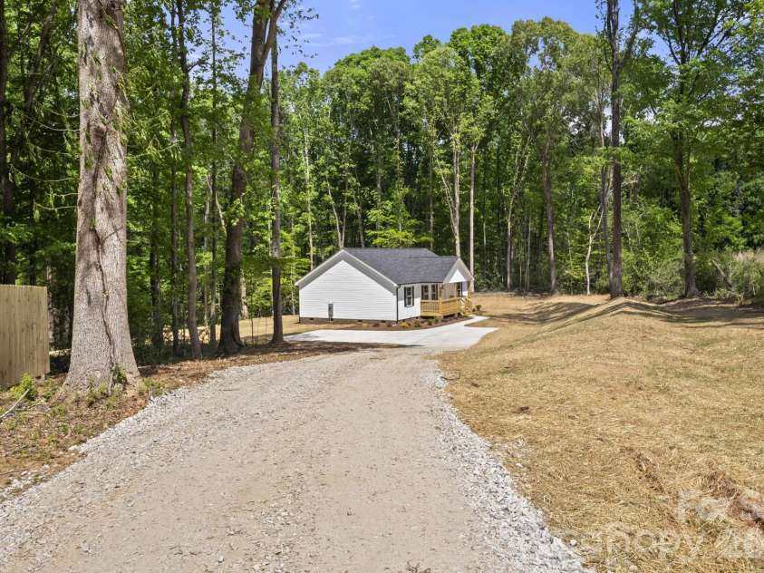 326 Sharon Road, York, SC 29745.  MLS# CAR4369537, YatesRealty ID 12198. 