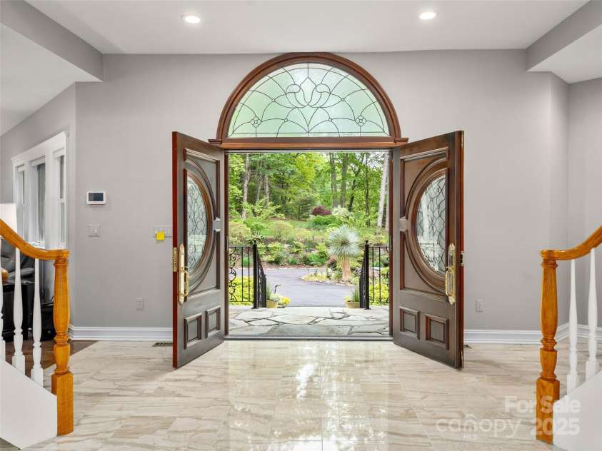 55 Edgewood Road Extension, Asheville, NC 28803.  MLS# CAR4256577, YatesRealty ID 12199. 