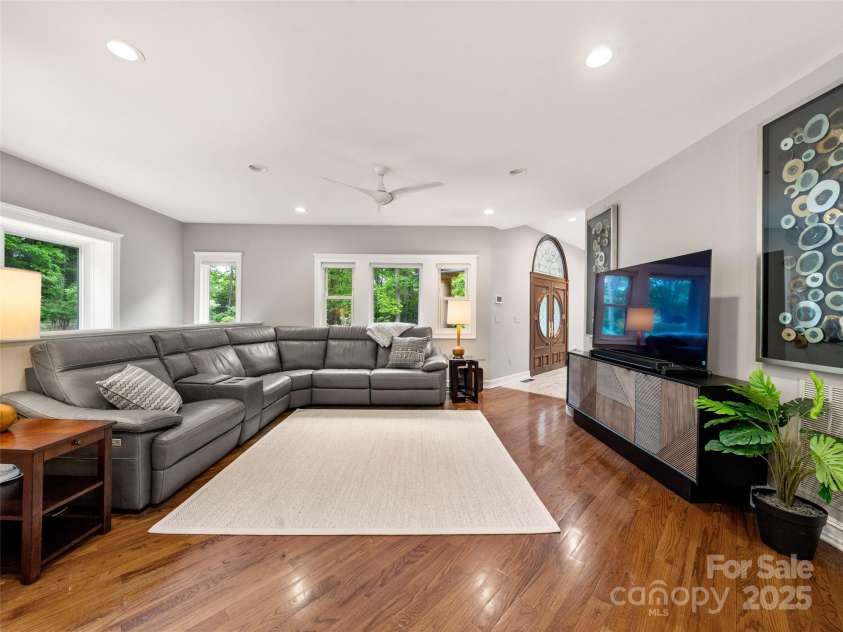 55 Edgewood Road Extension, Asheville, NC 28803.  MLS# CAR4256577, YatesRealty ID 12199. 