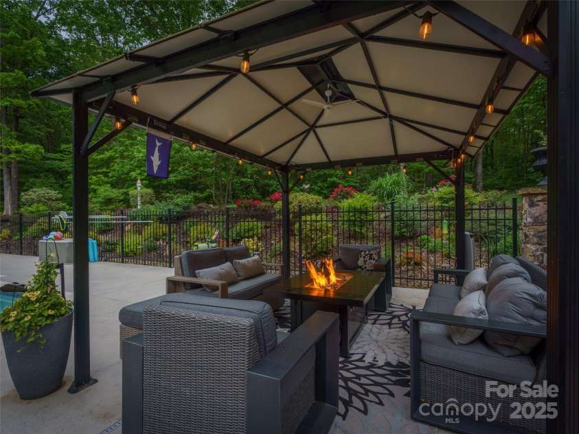 55 Edgewood Road Extension, Asheville, NC 28803.  MLS# CAR4256577, YatesRealty ID 12199. 