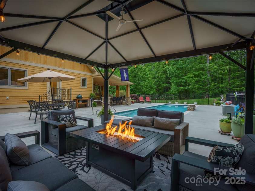 55 Edgewood Road Extension, Asheville, NC 28803.  MLS# CAR4256577, YatesRealty ID 12199. 