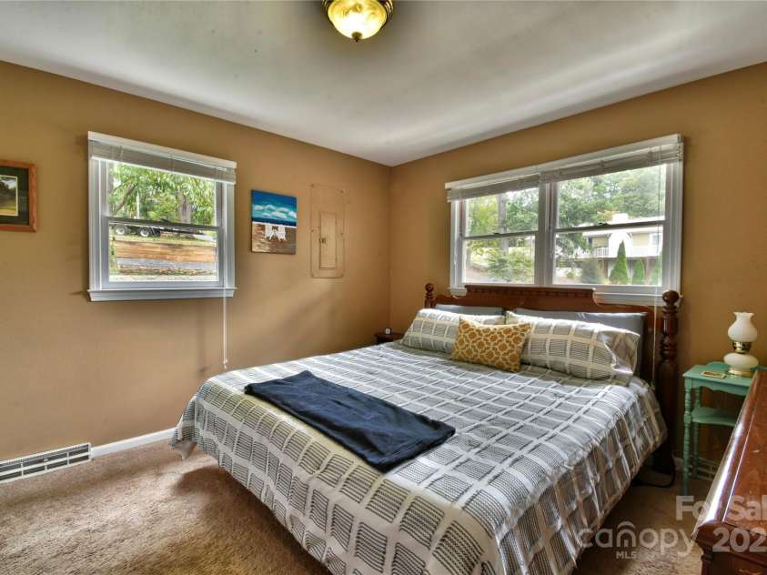 117 Sunrise Point, Badin Lake, NC 28127.  MLS# CAR4306382, YatesRealty ID 122. 