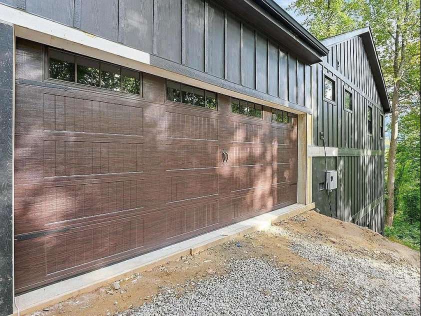 384 Cascada Vista Drive, Chimney Rock, NC 28720.  MLS# CAR4397127, YatesRealty ID 1220. 