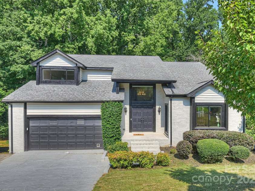 9334 Hunting Court, Matthews, NC 28105.  MLS# CAR4276663, YatesRealty ID 1220. 