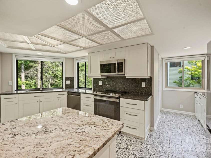 9334 Hunting Court, Matthews, NC 28105.  MLS# CAR4276663, YatesRealty ID 1220. 