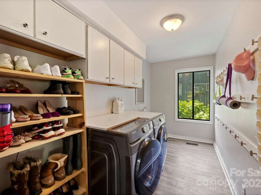 9334 Hunting Court, Matthews, NC 28105.  MLS# CAR4276663, YatesRealty ID 1220. 