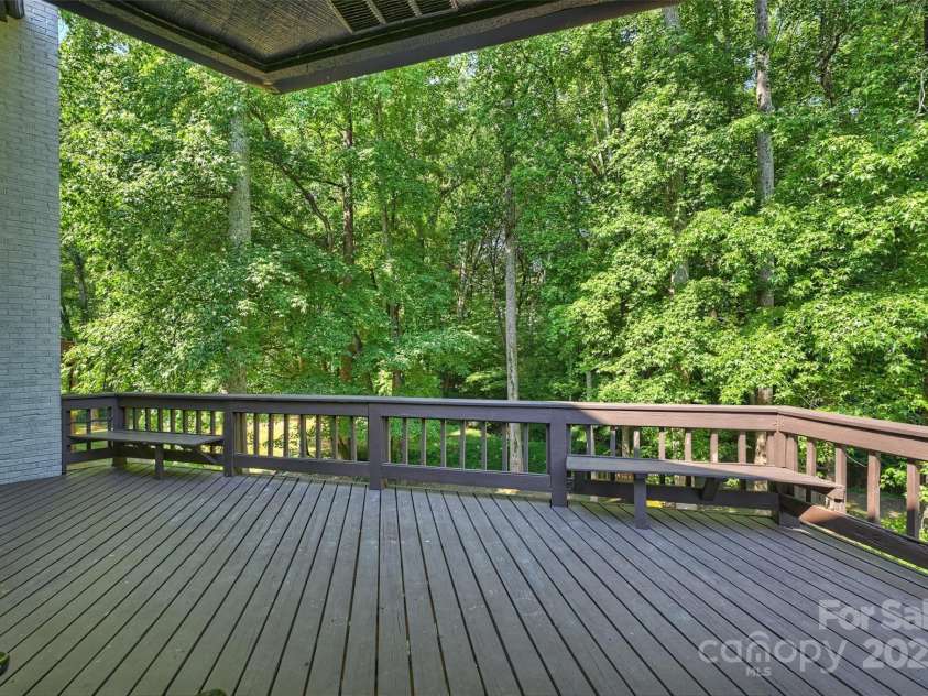 9334 Hunting Court, Matthews, NC 28105.  MLS# CAR4276663, YatesRealty ID 1220. 
