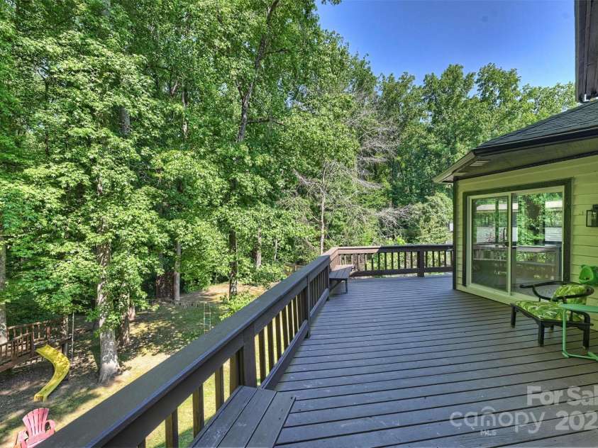 9334 Hunting Court, Matthews, NC 28105.  MLS# CAR4276663, YatesRealty ID 1220. 