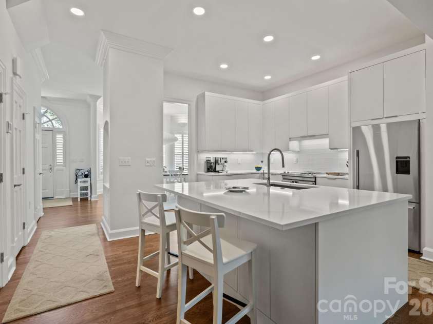 1208 Dilworth Crescent Row, Charlotte, NC 28203.  MLS# CAR4363810, YatesRealty ID 12200. 