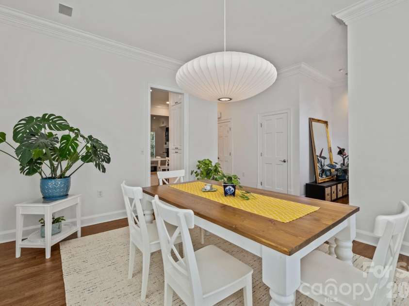 1208 Dilworth Crescent Row, Charlotte, NC 28203.  MLS# CAR4363810, YatesRealty ID 12200. 