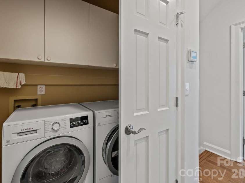 1208 Dilworth Crescent Row, Charlotte, NC 28203.  MLS# CAR4363810, YatesRealty ID 12200. 