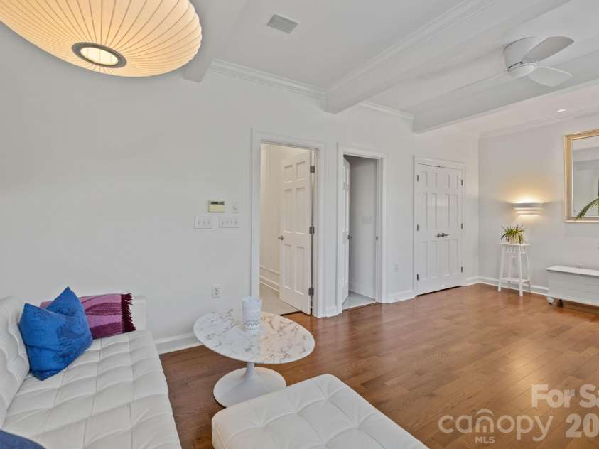 1208 Dilworth Crescent Row, Charlotte, NC 28203.  MLS# CAR4363810, YatesRealty ID 12200. 