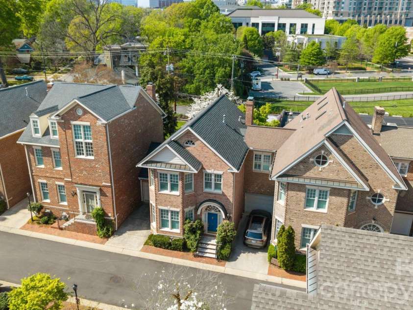 1208 Dilworth Crescent Row, Charlotte, NC 28203.  MLS# CAR4363810, YatesRealty ID 12200. 