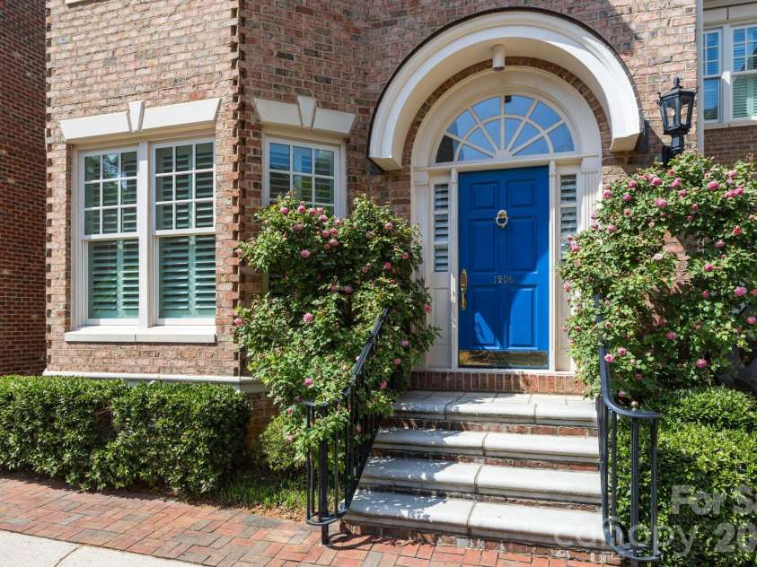 1208 Dilworth Crescent Row, Charlotte, NC 28203.  MLS# CAR4363810, YatesRealty ID 12200. 