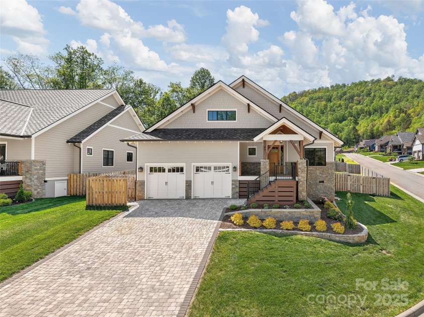 60 Starwood Valley Trail, Arden, NC 28704.  MLS# CAR4249858, YatesRealty ID 12200. 
